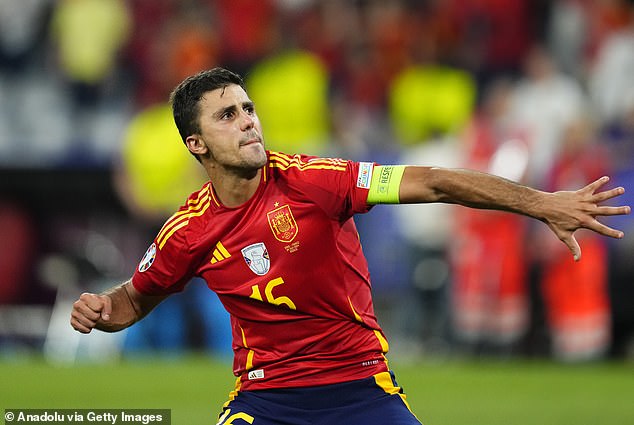 Spanish midfielder, Rodri, made it straight into the middle of the pitch – but with whom?