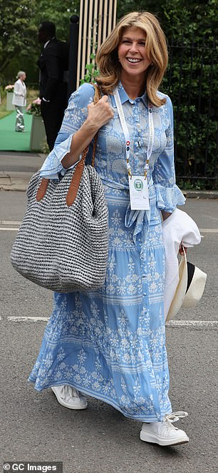 Earlier, Kate was also seen arriving with plenty of bags to carry and holding a straw hat, flashing a beam on her way inside