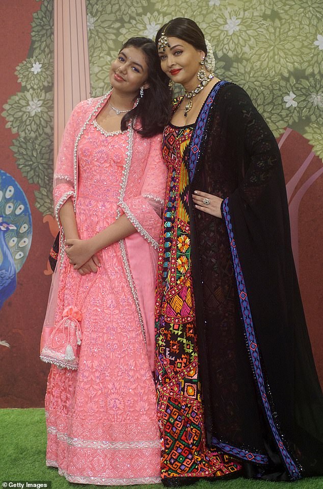 Mother and daughter duo Aardhya and Aishwarya Rai Bachchan smiled for the cameras at the event