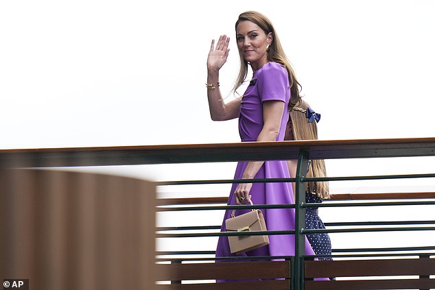 Kate looked in good spirits as she waved to wellwishers