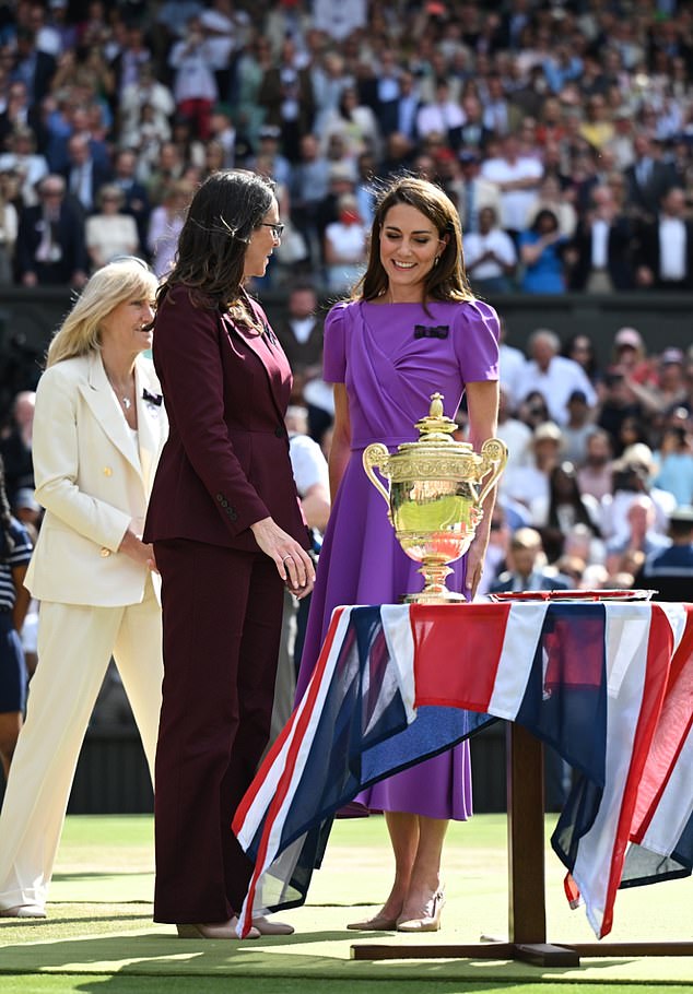 The Princess of Wales waits on court to present the winner