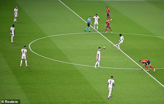 Soccer Football - Euro 2024 - Final - Spain v England - Berlin Olympiastadion, Berlin, Germany - July 14, 2024 General view of the kick off at the start of the match REUTERS/Angelika Warmuth