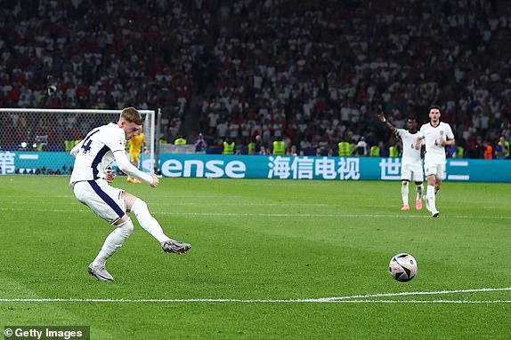 BERLIN, GERMANY - JULY 14: Cole Palmer of England scores a goal to make it 1-1 during the UEFA EURO 2024 final match between Spain and England at Olympiastadion on July 14, 2024 in Berlin, Germany. (Photo by Marc Atkins/Getty Images)