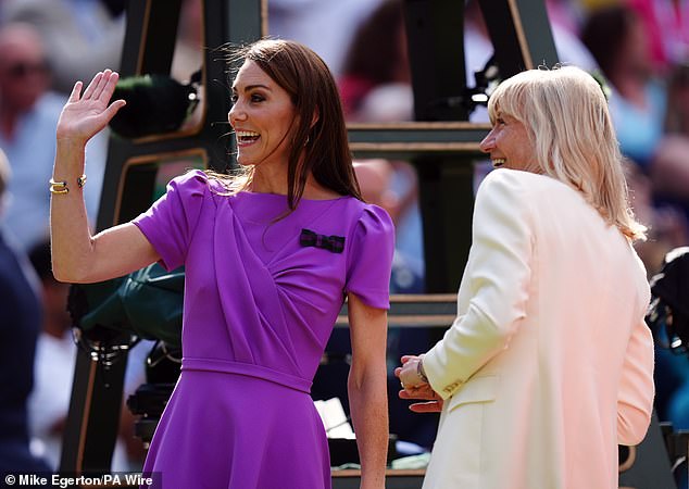 Sunshine and smiles: The Princess of Wales with AELTC Chair Debbie Jevans at the match