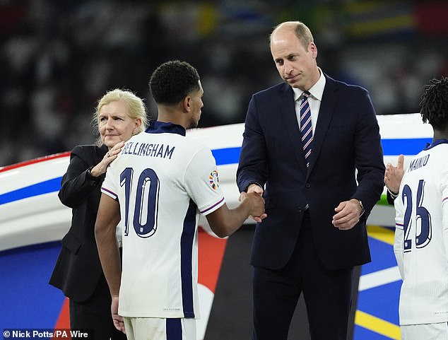 Prince William shakes hands with England No 10 Jude Bellingham