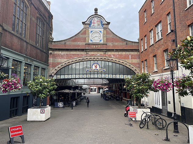 BERKSHIRE -- Windsor high street resembled a ghost town this morning