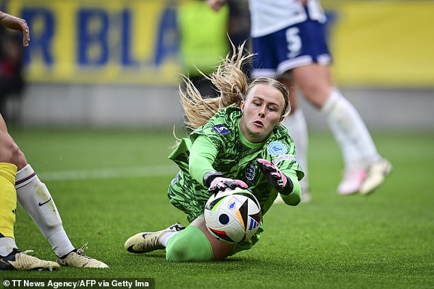 Hampton was selected ahead of No 1 'keeper Mary Earps and proved her mettle in goal