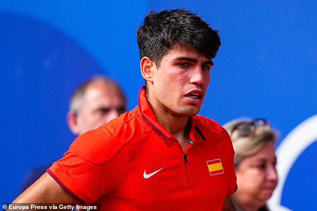 Alcaraz started crying on the court at the 2024 Paris Games after the final match