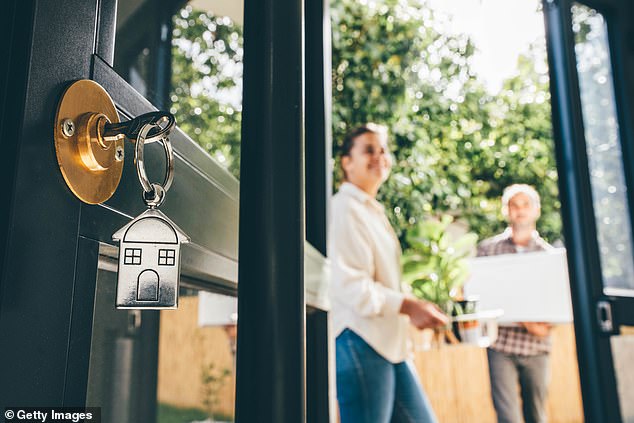 Now is a good time to be a renter, as monthly costs fall and property managers offer discounts as the market begins to cool