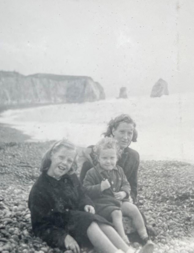 Glenys with her brother Alun and her mother on holiday