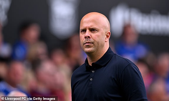 IPSWICH, ENGLAND - AUGUST 17: (THE SUN OUT, THE SUN ON SUNDAY OUT) Arne Slot head coach of Liverpool at the end of the Premier League match between Ipswich Town FC and Liverpool FC at Portman Road on August 17, 2024 in Ipswich, England. (Photo by Andrew Powell/Liverpool FC via Getty Images)