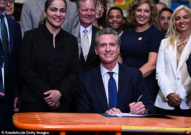 California Governor Gavin Newsom on Friday signed into law 10 bipartisan bills allowing longer sentences for shoplifters, robbers, burglars, and car thieves