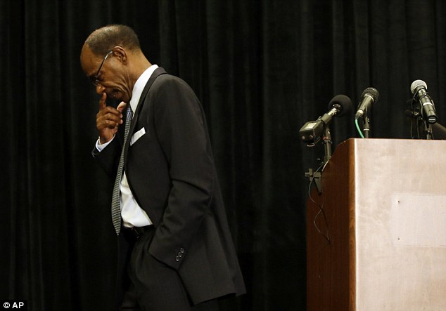 Former Texas Rangers manager Ron Washington walks away from the podium