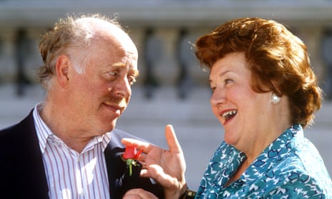 Clive Swift and Patricia Routledge at a photocall for Keeping Up Appearances, 1991.