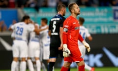 Dejection for Paderborn during a match against Duisburg in 2016.