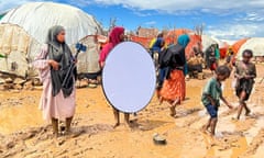 Bilan in the mud of Baidoa - they say they decided to go barefoot because the people they were interviewing were barefoot and they wanted to be the same… I’m not sure how many other journalists would have that kind of sensitivity. They are working hard on the story and are pretty much there in terms of info.