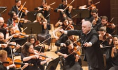 Daniel Barenboim conducts the West-Eastern Divan Orchestra