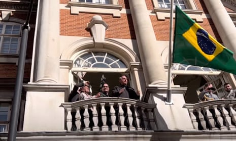 Bolsonaro speaks from balcony