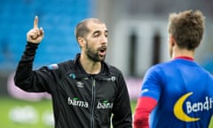 Norway Training and Press Conference<br>OSLO, NORWAY - SEPTEMBER 06: Norway's assistant Coach Martin Foyston, Morten Gamst Pedersen of Norway during the training session at the Ullevaal Stadion on September 6, 2014 in Oslo, Norway.  (Photo by Trond Tandberg/Getty Images)