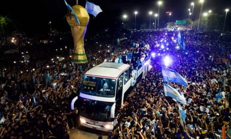 Fans swarm streets to welcome champions back to Buenos Aires
