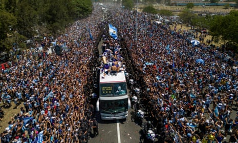 Crowd chaos forces parade to be finished by helicopter
