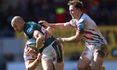 Mike Brown (left) in action for Leicester against Ioan Lloyd of Bristol in the Premiership