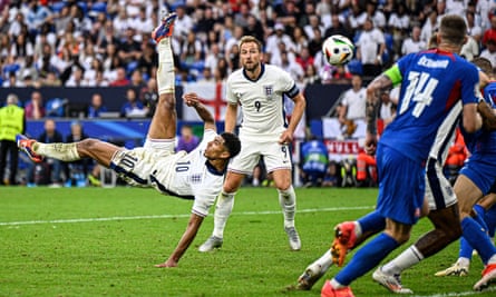 Jude Bellingham acrobatically scores for England against Slovakia