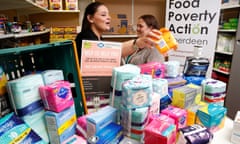 Free sanitary products<br>Community Food Initiative - food bank. Worker Kerry Wright and client Kelly Donaldson at this food bank distributing free sanitary products. It is a pilot scheme backed by the Scottish Government that may be rolled out across Scotland so that poor women can get sanitary products for free. Aberdeen, Scotland UK 01/08/2017 © COPYRIGHT PHOTO BY MURDO MACLEOD All Rights Reserved Tel + 44 131 669 9659 Mobile +44 7831 504 531 Email: m@murdophoto.com STANDARD TERMS AND CONDITIONS APPLY See details at http://www.murdophoto.com/T%26Cs.html No syndication, no redistribution. sgealbadh, A22DEX
