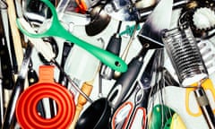 A drawer full of kitchen utensils