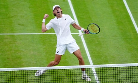 Alex de Minaur celebrates winning a set against Arthur Fils in their last 16 match at Wimbledon.