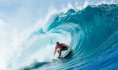 Ethan Ewing surfs in Hawaii in 2024