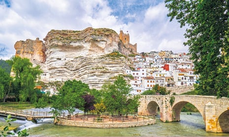 Alcalá, with Júcar bridge and fortress atop the crag