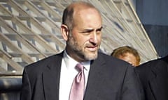 Mark Pomerantz, seen outside court in New York in 2002.