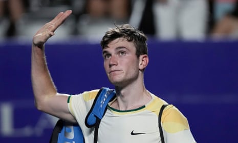 Defending champion Alex de Minaur into Mexican Open final as Jack Draper retires – video