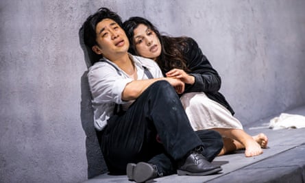 Yaritza Véliz (Mimì) and Sehoon Moon (Rodolfo) in La Bohème.