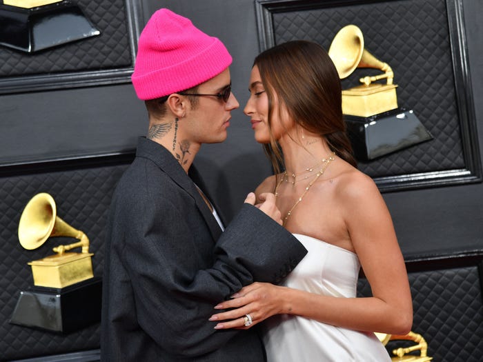 justin bieber hailey baldwin grammys