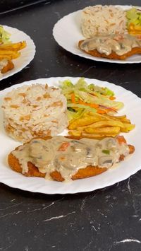 10min · 4 servings

 

Mantar soslu schnitzel
 • 1 Tam tavuk göğsü
 • 1 bardak galete unu
 • Yarım bardak un
 • 2 Yumurta
 • 350 gr mantar
 • Yarım kırmızı kapya biber
 • Yarım yeşil kapya biber
 • 1 Soğan
 • 1 Diş sarımsak
 • 1 çay kaşığı tuz
 • Yarım çay kaşığı karabiber
 • 1 Tatlı kaşığı tereyağ 
 • çeyrek çay bardağı sıvı yağ
 • 200 ml krema ( schlagsahne )
 • 1 Bardak su

1 Yemek kaşığı un

Tavuk göğsünü ince uzun olacak şekilde dilimliyoruz. tuz ve karabiber ekleyip güzelce yediriyoruz.Bir tabağa un,bir tabağa galete unu,bir tabağa yumurtaları alıyoruz.yumurtaları güzelce çırpalım.Geniş bir tavaya sıvı yağını alalım güzelce kızdıralım.tavuk parçalarını önce una sonra yumurtaya sonra galete ununa bulayıp kızgın yağda kızartalım bütün işlem bitene kadar devam edelim ve bir kenara alalı