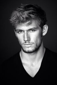 Alex Pettyfer