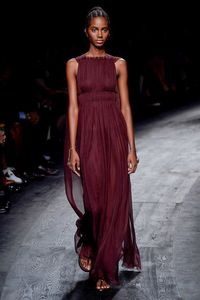 Valentino Spring 2016 Ready-to-Wear Fashion Show