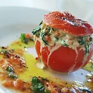 Stuffed tomatoes with mushrooms, parmesan and spinach. (This LOOKS AMAZING)