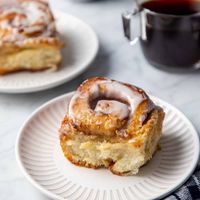 Cinnamon Rolls with Heavy Cream - My Baking Addiction