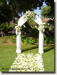 outdoor wedding arch | Arrangements, arches, canopies, chuppahs and wedding ceremony arches ...