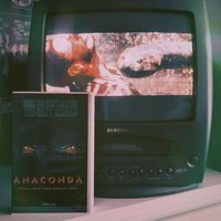 Andrea Corpse on Instagram: “◇ 𝗔𝗡𝗔𝗖𝗢𝗡𝗗𝗔 ◇ 𝙒𝙝𝙚𝙣 𝙮𝙤𝙪 𝙘𝙖𝙣'𝙩 𝙗𝙧𝙚𝙖𝙩𝙝𝙚 𝙮𝙤𝙪 𝙘𝙖𝙣'𝙩 𝙨𝙘𝙧𝙚𝙖𝙢! 🐍 #90s . . . . #anaconda #jeniferlopez #owenwilson #icecube #dannytrejo #terror…”
