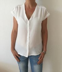 blouse maya restylisée avec col V   modèle du col copié sur le patron de blouse Donna - La maison Victor mai-juin 2016