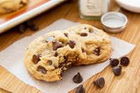 No Chill Chocolate Chip Cookies (Quick Recipe) - Fifteen Spatulas