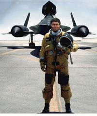 Former SR-71 Blackbird pilot gives detailed tour of cockpit (VIDEO) :: Guns.com