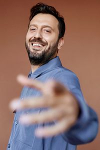 A distanza di cinque anni da “Possibili Scenari” ecco il nuovo attesissimo album di inediti di Cesare Cremonini, scritto in uno dei momenti più complessi e incerti della nostra vita. Cesare, in questa intervista, ci rivela ogni dettaglio e ispirazione