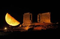 Third Quarter Moon and Temple of Poseidon