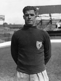 Sam Bartram, goleiro do Charlton, 1947.