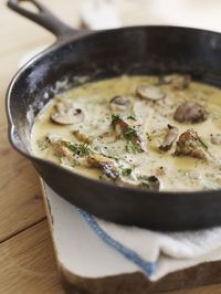 mushroom, onion, and garlic cream sauce for pasta. yum.